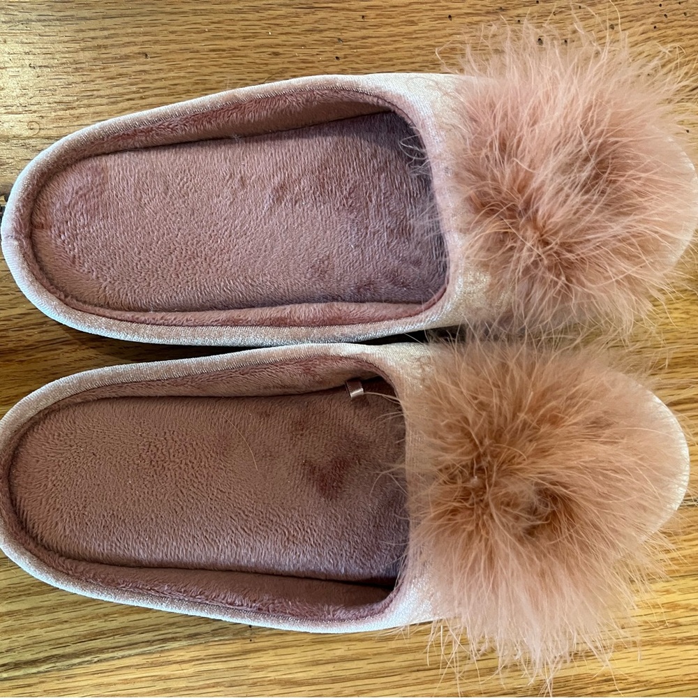 Cozy Pink Fluffy Women's Slippers